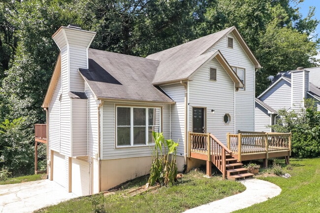 Photo - 3106 Calumet Cir NW