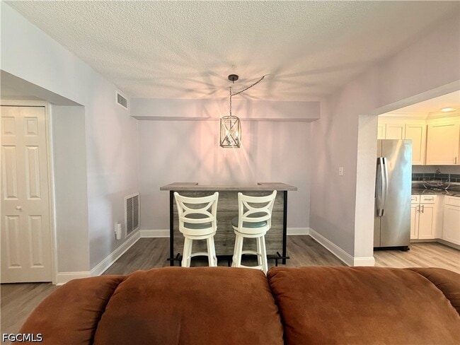Photo - 4912 Vincennes St Unit 103