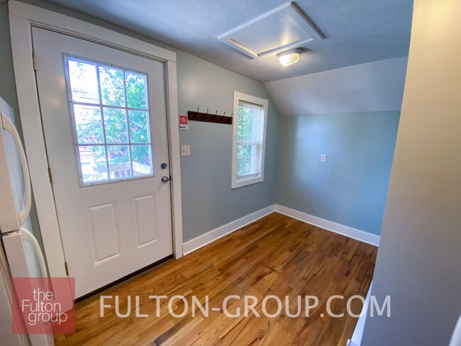 Photo - 20 Eastern Ave SE