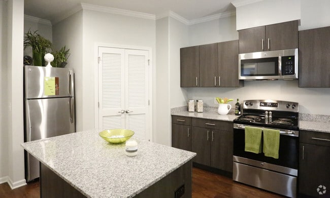 2BR/2BA -1141SF