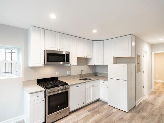 Building Photo - 111 Rhode Island Ave NW Unit 2