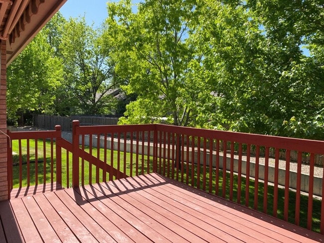Photo - 2325 Northbrook Dr
