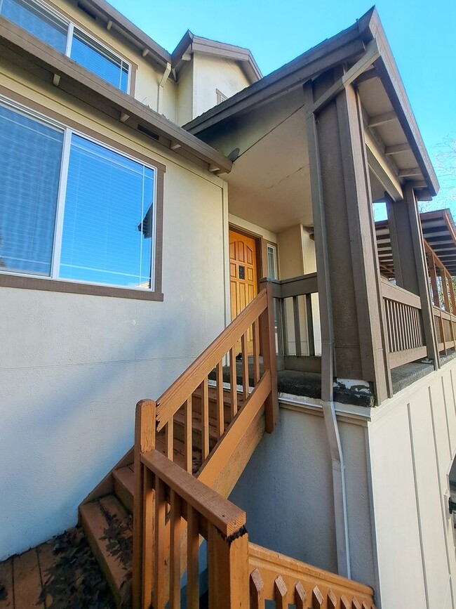 Photo - Secluded 5 bedroom Amazing Views Green Space