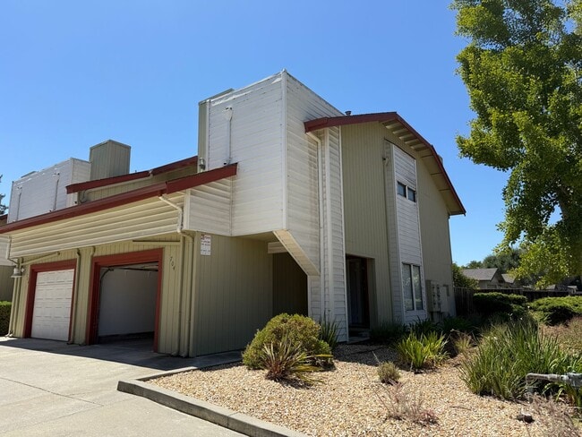 Building Photo - 704 Winstead Ct Rental