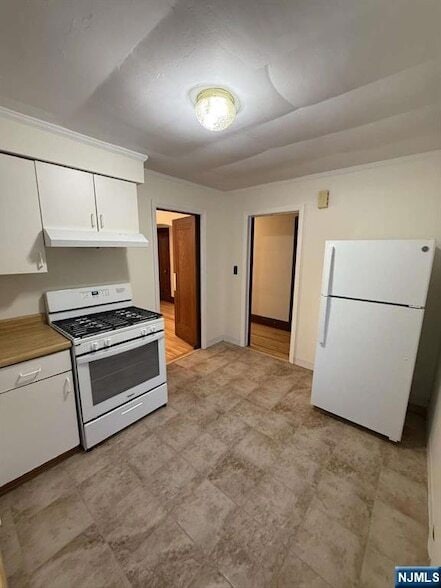 Photo - 221 Everett Pl