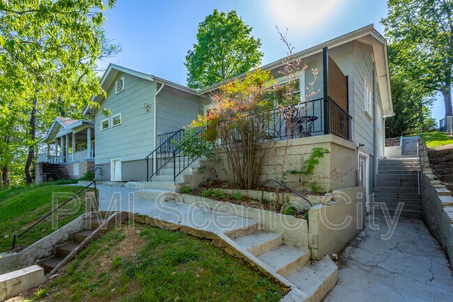 Photo - 513 Lytle St