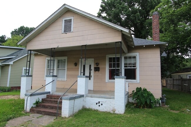 Building Photo - 241 Marion St