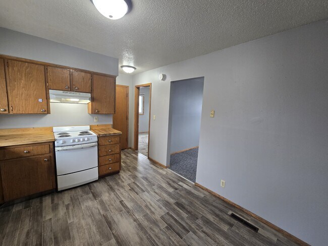 Photo - 811 W 3rd St