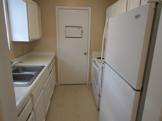 Photo - 758 Sharon St Unit Apt. 9