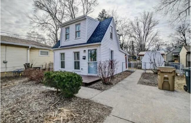 Photo - 1921 Heath Ave