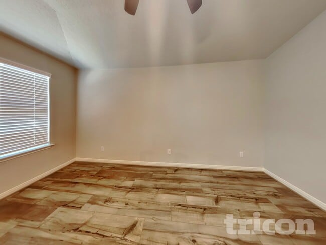Photo - 13643 Emerson Wy