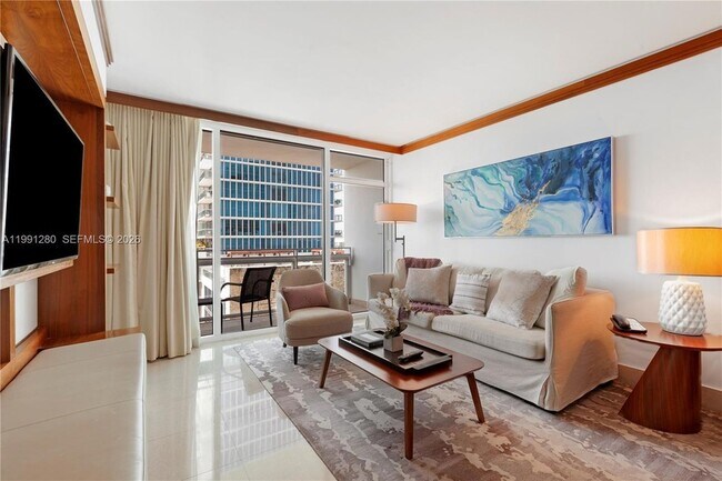 Photo - 6801 Collins Ave Unidad 711 Door  710