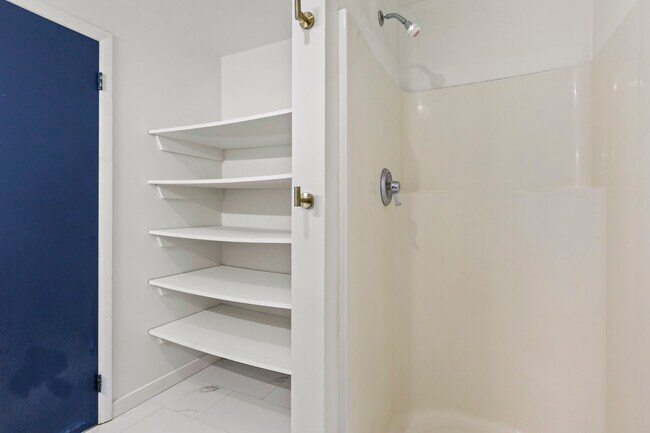 2BR/2BA Bathroom