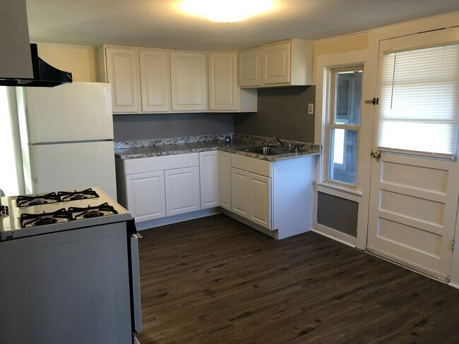 Photo - 68 Perry Ave