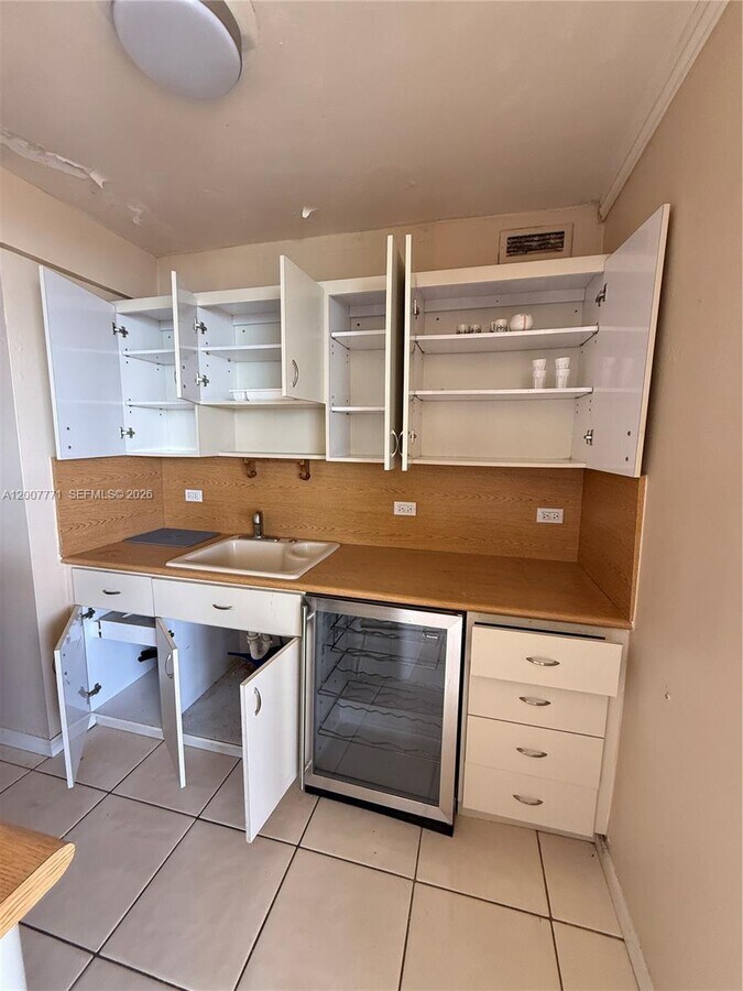 Photo - 5313 Collins Ave Unit 906