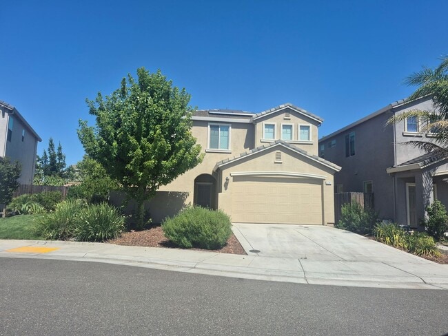 Photo - Beautiful 3 Bedroom 2.5 bath home with loft.