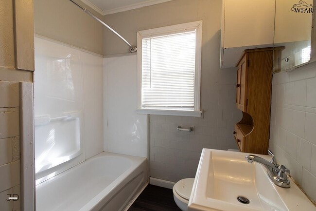 Photo - 2508 Marie St