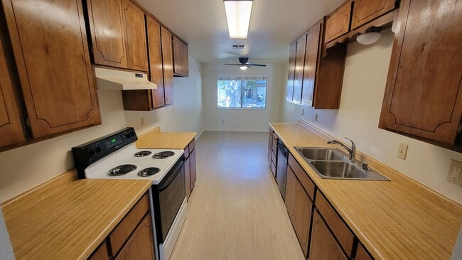 Photo - Sunnyside & Montero Unit 1400 Montero Way, Modesto, Calif.