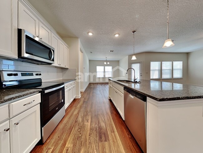 Photo - 152 Baltic Ave