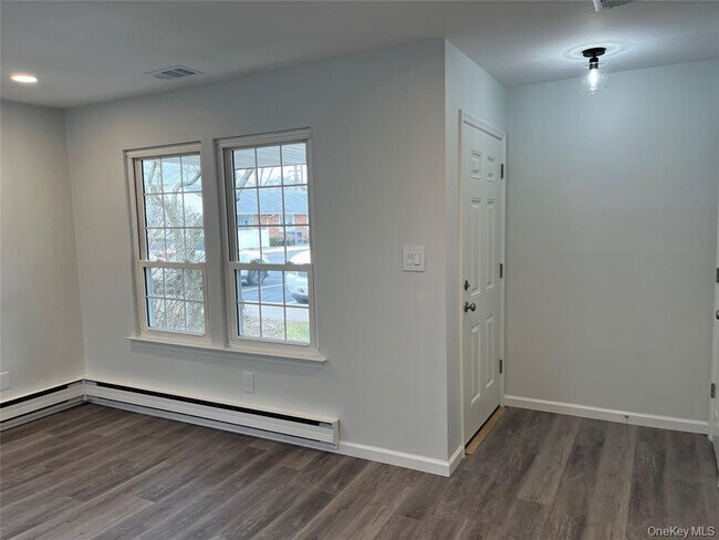 Photo - 51 Whalers Cove Dr