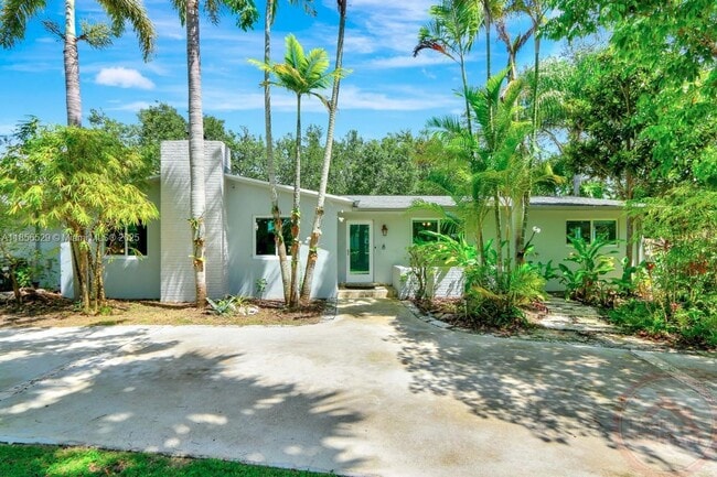 Building Photo - 9775 SW 140th St Rental