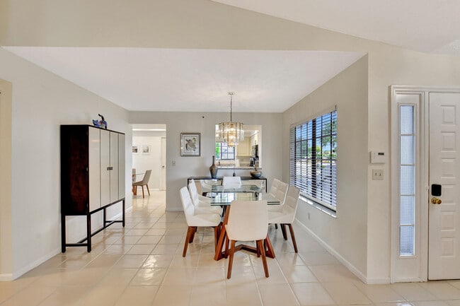 Photo - 15814 Loch Maree Ln Unidad 3304