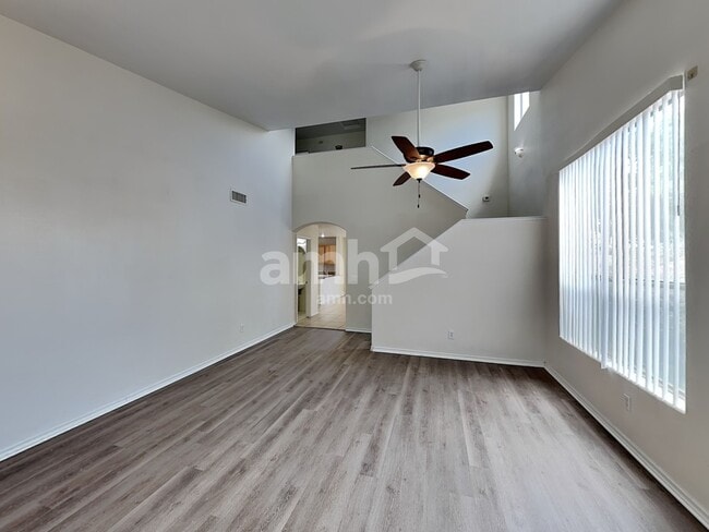 Photo - 2017 N 128th Dr