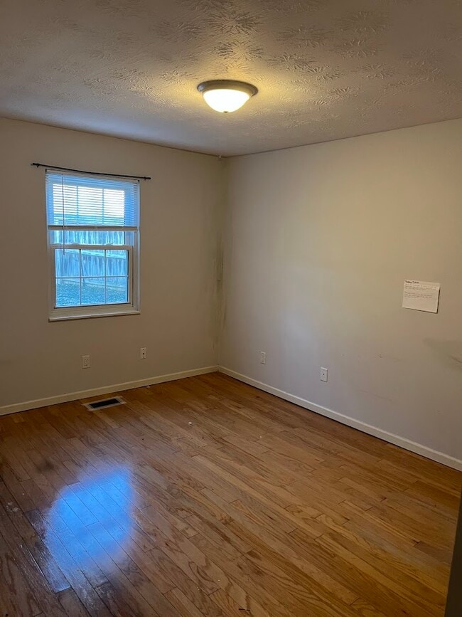 Photo - 1546 Brookfield Ln
