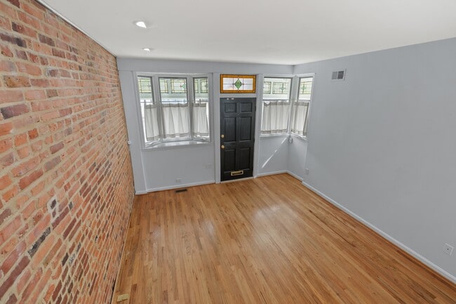 Photo - 642 S Linwood Ave