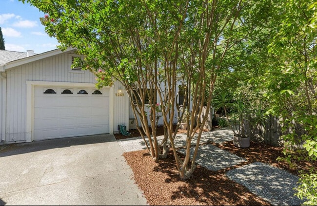 Building Photo - 2242 Calaveras Ave Rental