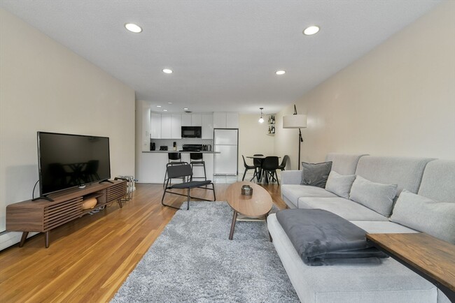 Photo - 50 Green St Condo Unit 206