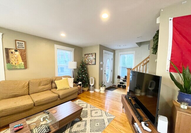 Photo - 23 Iroquois St Unit 1B