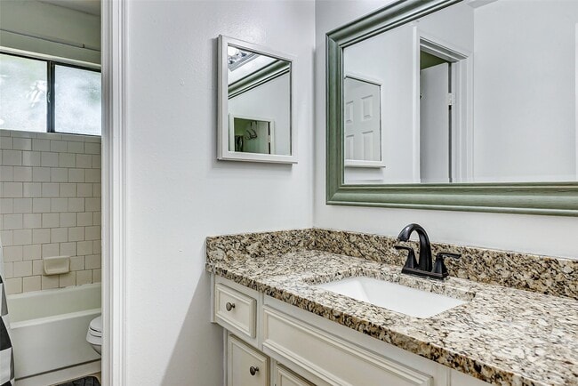 Building Photo - 92 N Deerfoot Cir