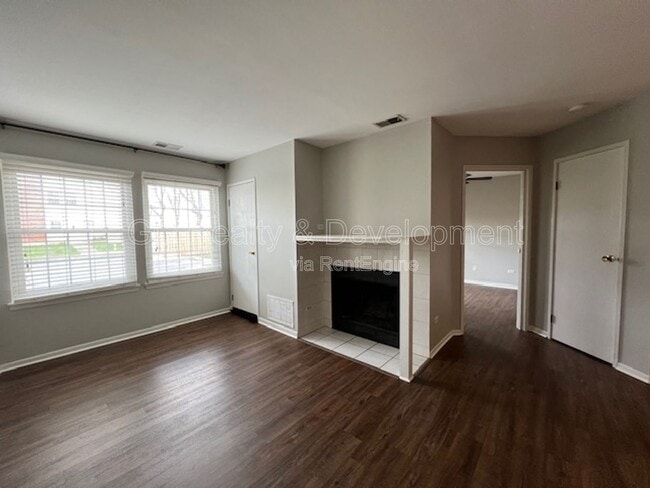 Photo - 1251 Wyndham Dr Unit 104