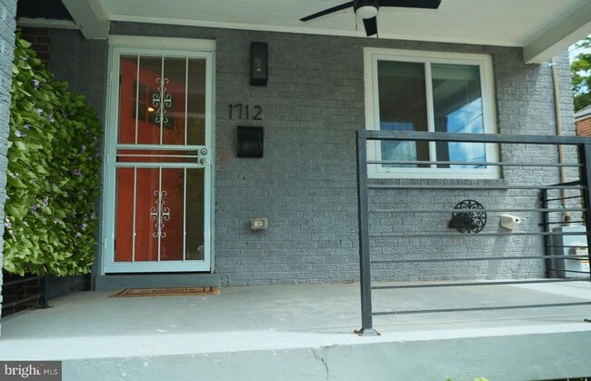 Building Photo - 1712 Fort Davis St SE Rental