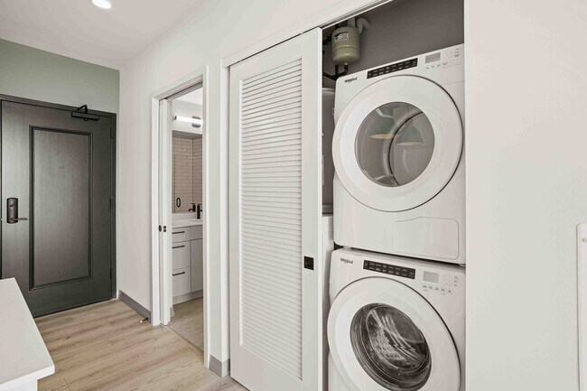 Photo - 2150 N Elston Ave Unit 549