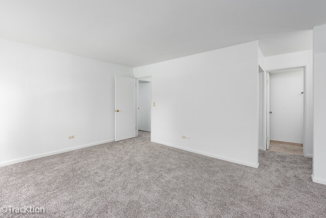 Photo - 1301 S Finley Rd Unidad 311