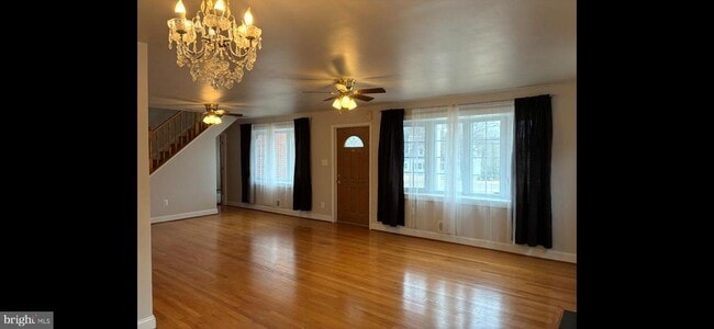 Photo - 7213 Adelphi Rd