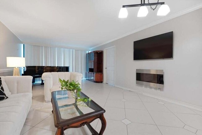 Building Photo - 2400 Presidential Way Unit 1206 Rental