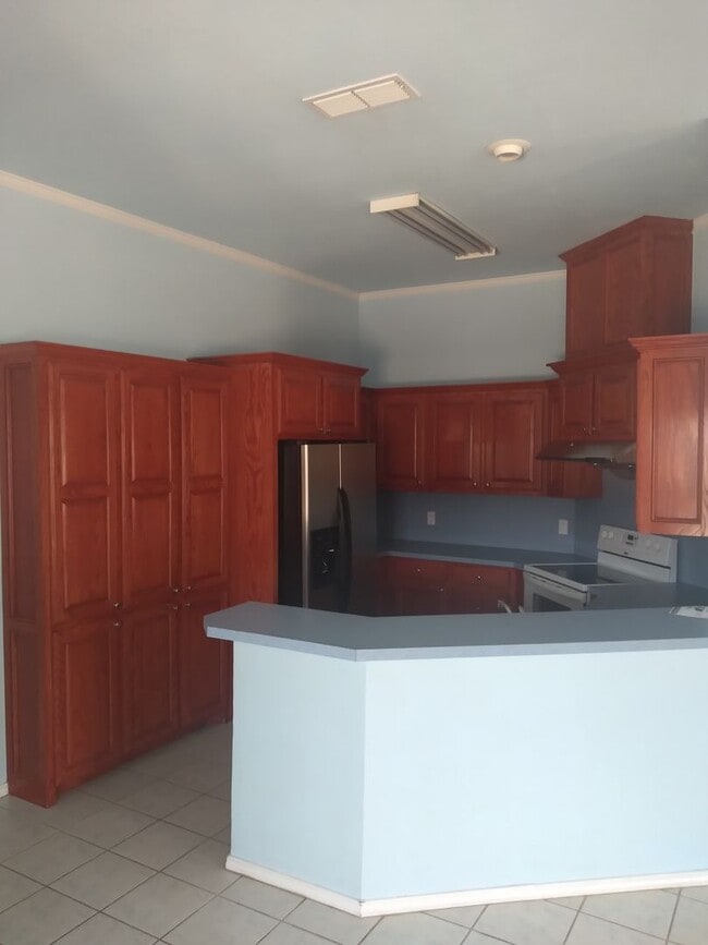 Open Floor Plan, Fruit Trees, Pets Allowed House House Rental in