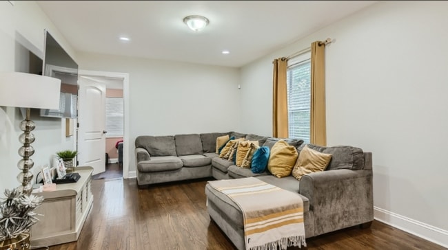 Photo - 125 S 6th Ave Unidad 2