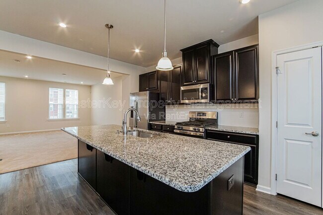 Photo - 945 Arnold Place Dr