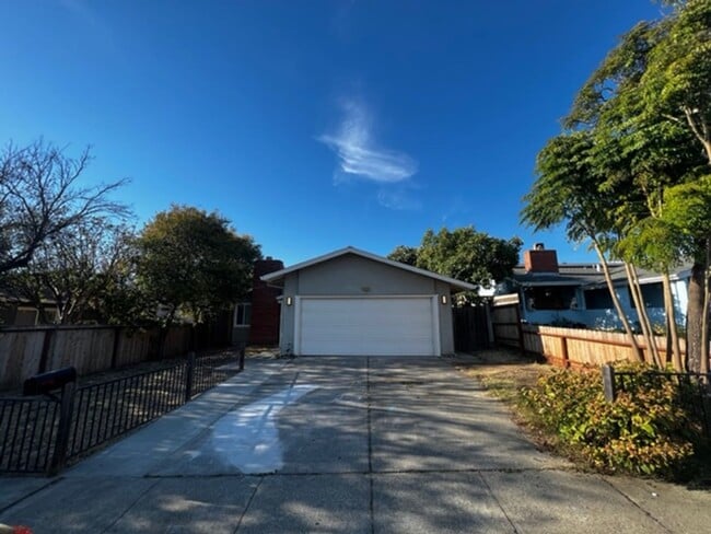 Photo - 3/2 home Unit 208 Holly St