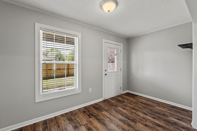 Photo - 110 Fox Haven Dr