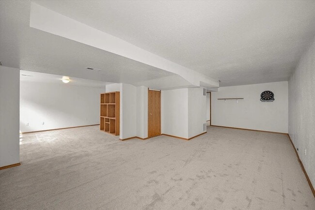 3415 S Morrill Dr