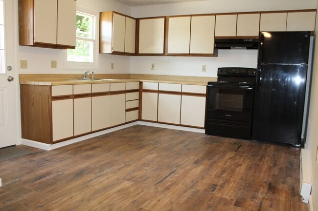 Photo - Spacious Two Bedroom Apartment