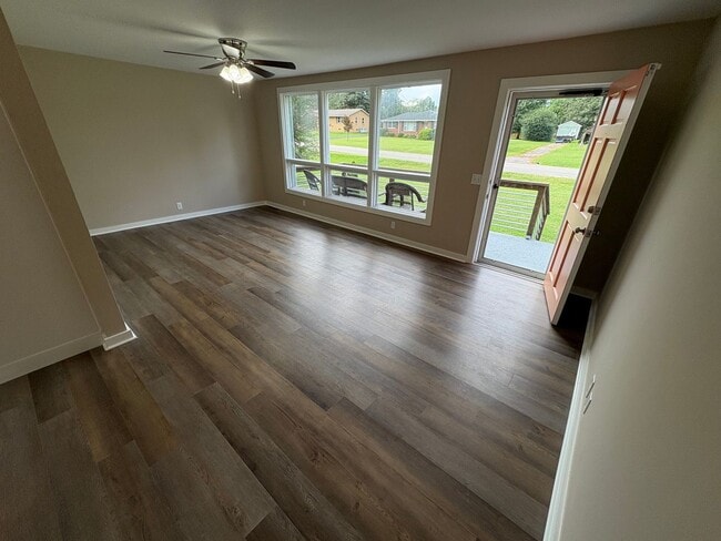 Photo - 1614 Shady Cir