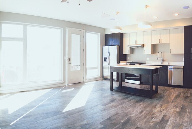 Photo - 2210 N Newhall St