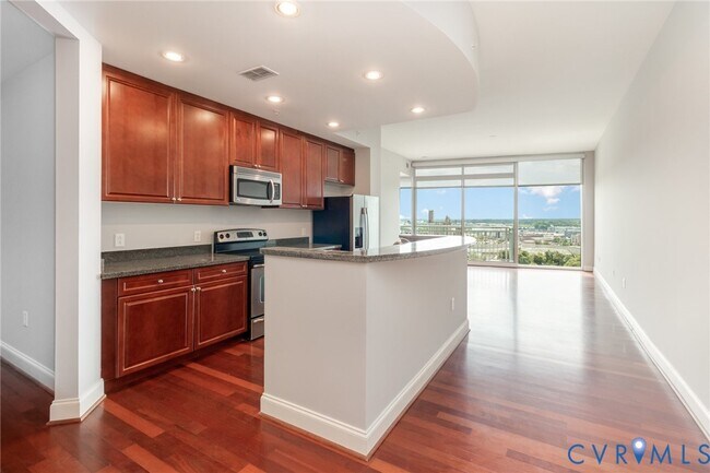 Photo - 301 Virginia St