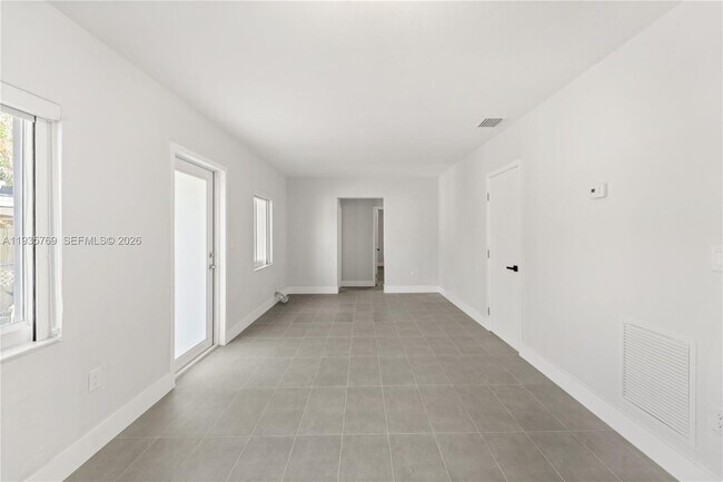 Photo - 3500 SW 25th St Unit Rear